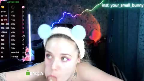 Snapshot of your_small_bunny chatting on 03/21/26, 02:05 Molly online show from 03/21/26, 02:05