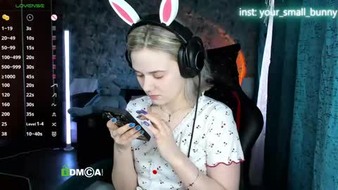 Snapshot of your_small_bunny chatting on 05/08/26, 02:17 Molly online show from 05/08/26, 02:17