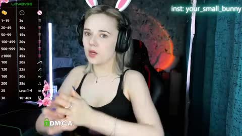 Snapshot of your_small_bunny chatting on 06/05/26, 02:18 Molly online show from 06/05/26, 02:18
