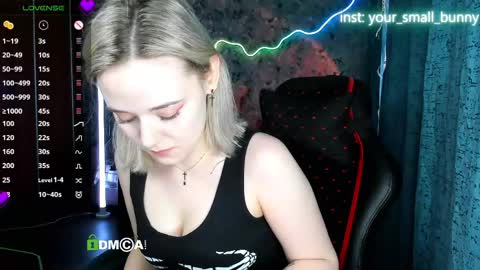 Snapshot of your_small_bunny chatting on 06/07/26, 02:05 Molly online show from 06/07/26, 02:05