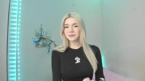 Snapshot of your_tender_doll chatting on 04/08/26, 12:49 Alice online show from 04/08/26, 12:49
