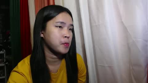 Snapshot of your_twinkletoes18 chatting on 11/26/25, 04:19 your_twinkletoes18 online show from 11/26/25, 04:19