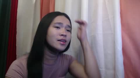 Snapshot of your_twinkletoes18 chatting on 12/14/25, 03:45 your_twinkletoes18 online show from 12/14/25, 03:45