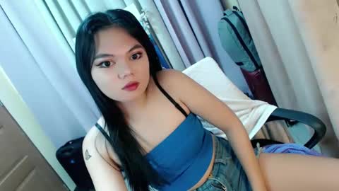 Snapshot of yourangelictransgirl chatting on 12/11/24, 05:04 Hi its me Yna online show from 12/11/24, 05:04