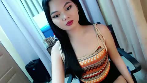 Snapshot of yourangelictransgirl chatting on 12/13/24, 11:50 Hi its me Yna online show from 12/13/24, 11:50