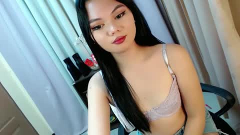 Snapshot of yourangelictransgirl chatting on 12/18/24, 05:42 Hi its me Yna online show from 12/18/24, 05:42