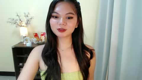 Snapshot of yourangelictransgirl chatting on 02/02/25, 02:13 Hi its me Yna online show from 02/02/25, 02:13