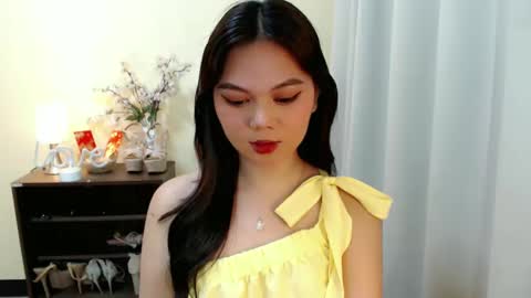 Snapshot of yourangelictransgirl chatting on 02/23/25, 12:37 Hi its me Yna online show from 02/23/25, 12:37