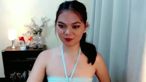 Snapshot of yourangelictransgirl chatting on 02/28/25, 01:03 Hi its me Yna online show from 02/28/25, 01:03