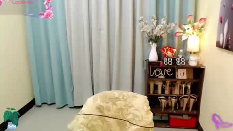 Snapshot of yourangelictransgirl chatting on 03/15/26, 11:27 Hi its me Yna online show from 03/15/26, 11:27