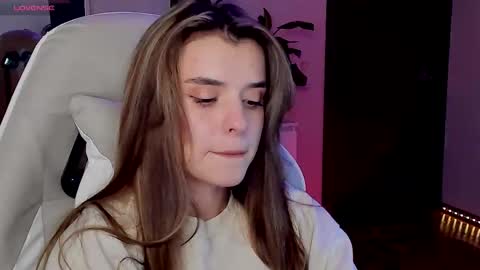 Snapshot of youranikka chatting on 10/04/25, 08:40 Anikka online show from 10/04/25, 08:40