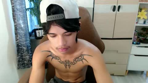 Snapshot of yourasian_eric chatting on 03/27/26, 02:17 yourasian_eric online show from 03/27/26, 02:17