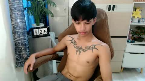 Snapshot of yourasian_eric chatting on 03/28/26, 12:32 yourasian_eric online show from 03/28/26, 12:32