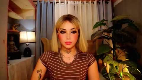 Snapshot of yourasiancockisontop chatting on 11/25/25, 11:10 kim online show from 11/25/25, 11:10