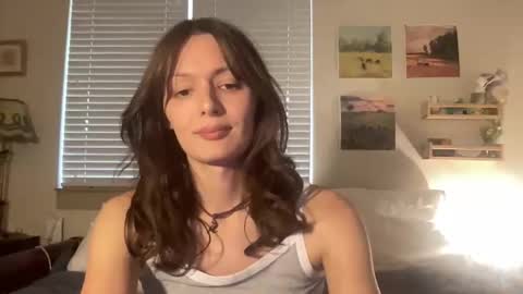 Snapshot of yourbirdy chatting on 12/21/25, 10:39 yourbirdy online show from 12/21/25, 10:39