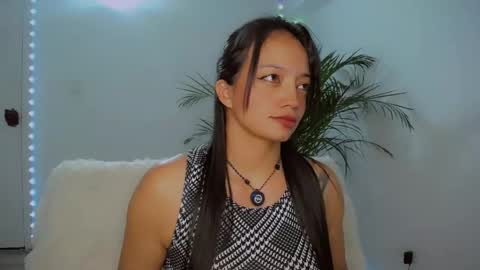 Snapshot of yourcutegiirl chatting on 05/04/26, 11:12 Salom online show from 05/04/26, 11:12