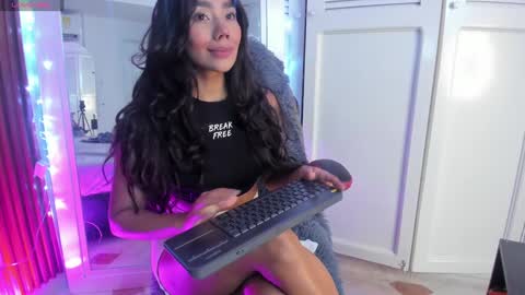 Selena online show from 12/20/24, 04:31