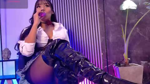 Selena online show from 11/20/25, 06:46