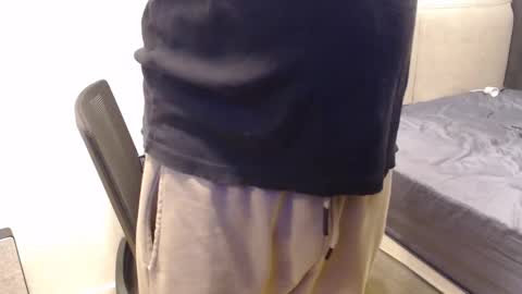 Snapshot of yourdirtysluboy chatting on 04/17/26, 09:29 hornyedging online show from 04/17/26, 09:29