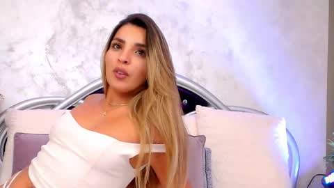 Alicia online show from 09/22/25, 10:23