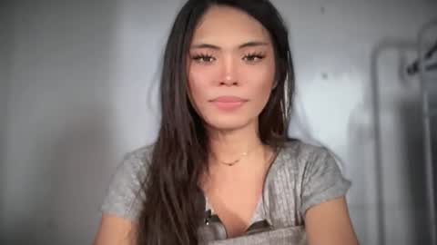 Snapshot of yourehot_pretty chatting on 05/16/26, 05:15 Do read my bio online show from 05/16/26, 05:15