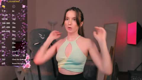 Chloe online show from 03/01/25, 12:28