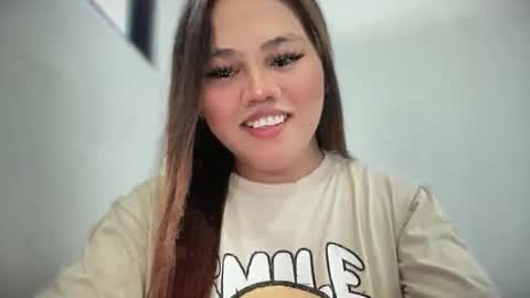 yourhotgirl_lyn online show from 06/08/26, 06:03