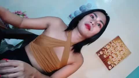 Mauie  online show from 01/12/25, 08:14