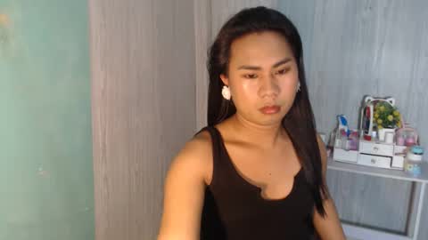 Snapshot of yourhottie_winxxx chatting on 04/21/26, 02:37 Mauie online show from 04/21/26, 02:37