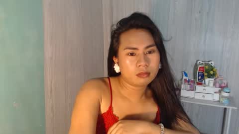 Snapshot of yourhottie_winxxx chatting on 04/22/26, 05:21 Mauie online show from 04/22/26, 05:21