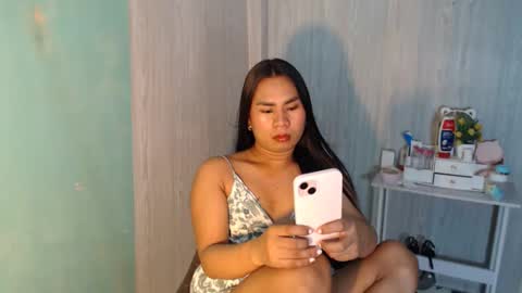 Snapshot of yourhottie_winxxx chatting on 05/14/26, 11:44 Mauie online show from 05/14/26, 11:44