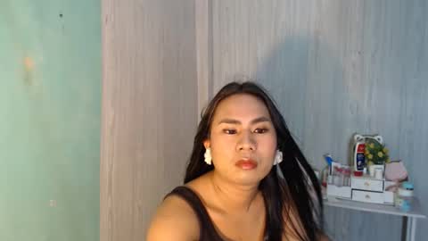 Snapshot of yourhottie_winxxx chatting on 05/16/26, 12:40 Mauie online show from 05/16/26, 12:40