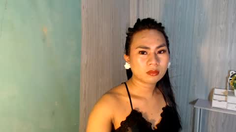 Snapshot of yourhottie_winxxx chatting on 06/27/26, 11:54 Mauie online show from 06/27/26, 11:54