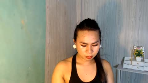 Snapshot of yourhottie_winxxx chatting on 07/05/26, 11:23 Mauie online show from 07/05/26, 11:23