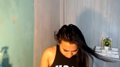 Snapshot of yourhottie_winxxx chatting on 07/12/26, 02:13 Mauie online show from 07/12/26, 02:13