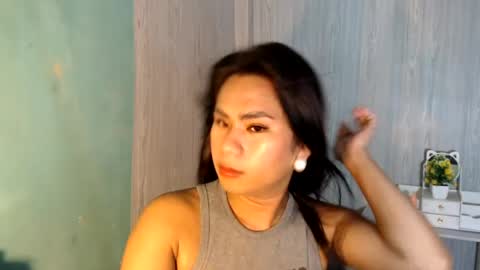 Snapshot of yourhottie_winxxx chatting on 07/30/26, 11:26 Mauie online show from 07/30/26, 11:26