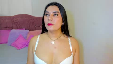 EMELY online show from 07/05/26, 05:53