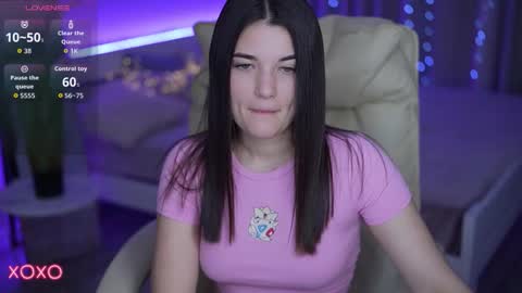 Snapshot of yourlolabunny chatting on 11/15/25, 04:03 L O L A online show from 11/15/25, 04:03