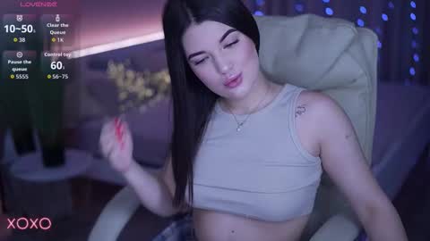 Snapshot of yourlolabunny chatting on 12/02/25, 09:43 L O L A online show from 12/02/25, 09:43