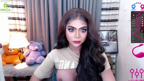 Snapshot of yourloveable chatting on 11/05/25, 04:18 CHARLOTTE online show from 11/05/25, 04:18