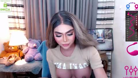 Snapshot of yourloveable chatting on 11/19/25, 11:16 CHARLOTTE online show from 11/19/25, 11:16