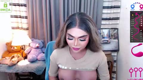 Snapshot of yourloveable chatting on 11/24/25, 10:53 CHARLOTTE online show from 11/24/25, 10:53