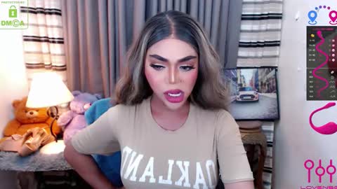 Snapshot of yourloveable chatting on 11/26/25, 08:21 CHARLOTTE online show from 11/26/25, 08:21