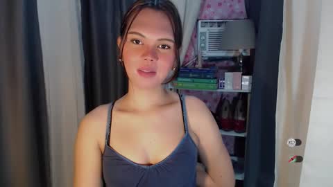 Snapshot of yourlovekylie chatting on 03/12/26, 03:23 KYLIE MORE online show from 03/12/26, 03:23