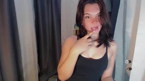 Snapshot of yourlovekylie chatting on 03/16/26, 02:50 KYLIE MORE online show from 03/16/26, 02:50