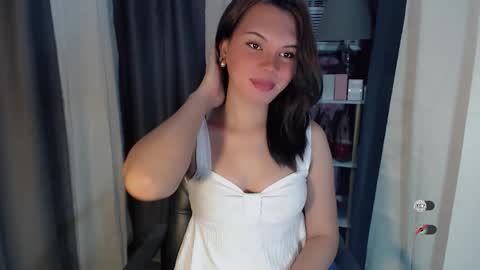 Snapshot of yourlovekylie chatting on 03/17/26, 03:11 KYLIE MORE online show from 03/17/26, 03:11