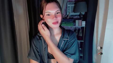 Snapshot of yourlovekylie chatting on 03/27/26, 03:01 KYLIE MORE online show from 03/27/26, 03:01