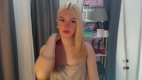 Snapshot of yourlovekylie chatting on 06/03/26, 04:04 KYLIE MORE online show from 06/03/26, 04:04
