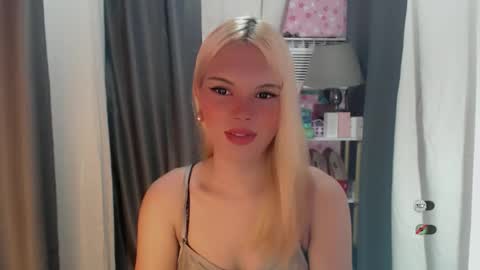 Snapshot of yourlovekylie chatting on 06/07/26, 06:39 KYLIE MORE online show from 06/07/26, 06:39