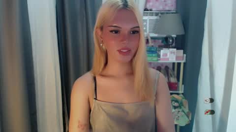 KYLIE MORE online show from 06/18/26, 09:14